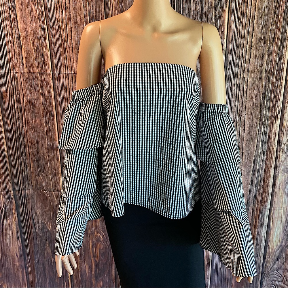 Socialite black and white plaid size small strapless statement sleeve blouse